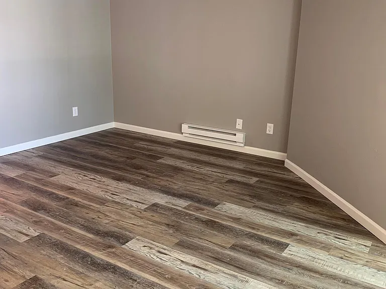 330 Maple Ave — Photo 4