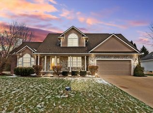 9065 Hidden Oaks Dr, Grand Blanc, MI 48439