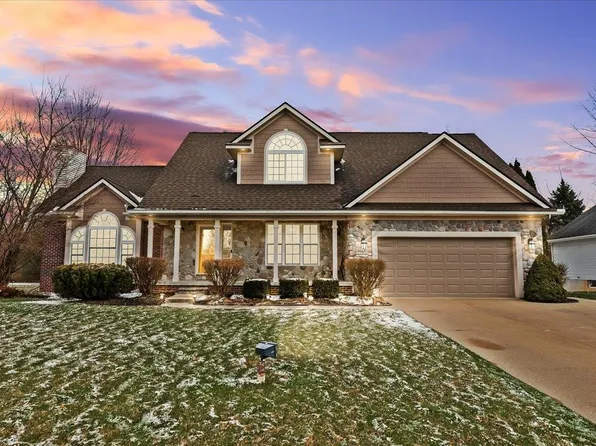 9065 Hidden Oaks Dr, Grand Blanc, MI 48439