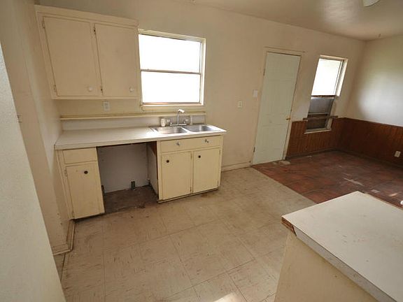 5th image of 413 S 19th St
