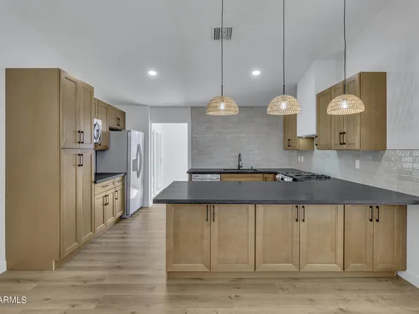 2734 N Rugby Circle, Mesa, AZ 85215