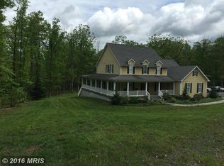221 Homestead Farm Ln, Winchester, VA 22602