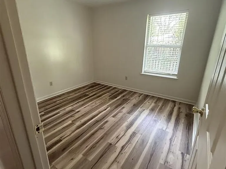 103 Knollwood Ct — Photo 14