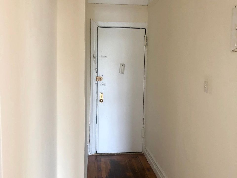 1st image of 2492 University Ave #2A