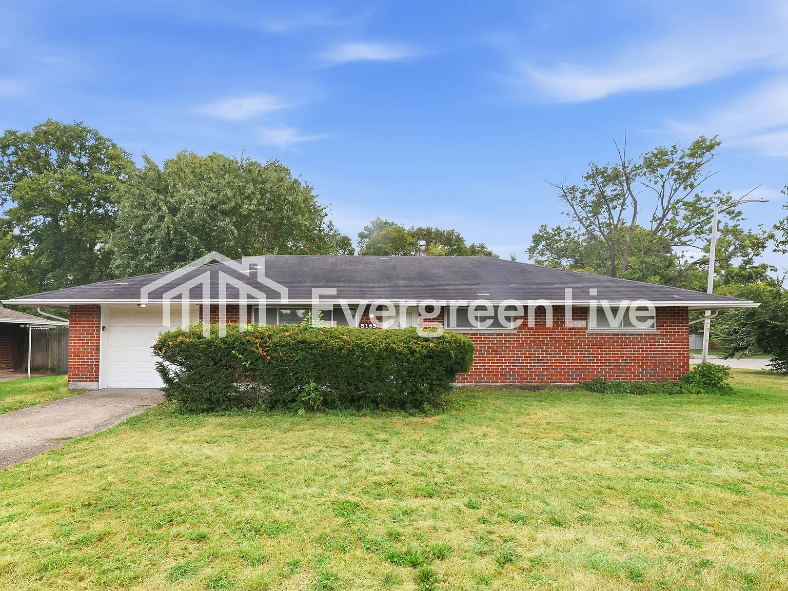 3 bed, 1.0 bath, 1080 sqft, $1,395 — Photo 1