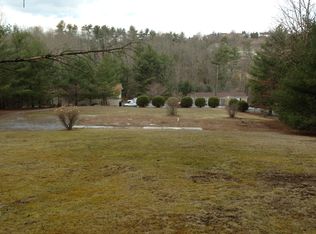 14 Honeysuckle Ln, Lewisburg, WV 24901