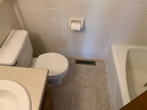 Upper level bathroom