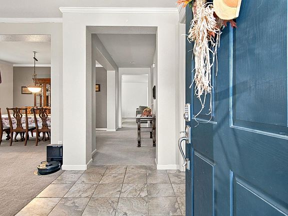 4th image of 976 Trafalgar Cir