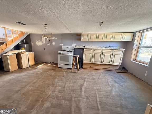4th image of 417 N Wilkinson St