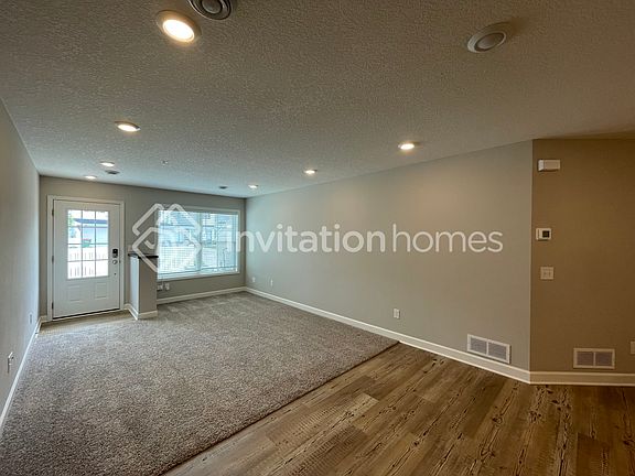 4th image of 10936 Zest St NE Suite B