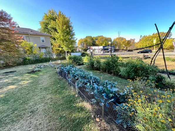 Affordable Renovated 1Bd/1Ba Directly On Mississippi River Across from Downtown St Paul!