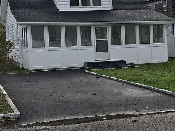 2nd image of 19 Roosevelt Ave