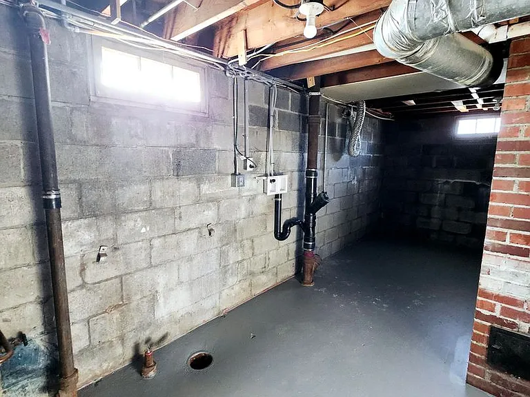 1500 Thayer Dr — Photo 24