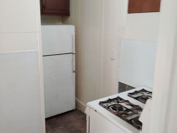 4th image of 1106 Butternut St #1