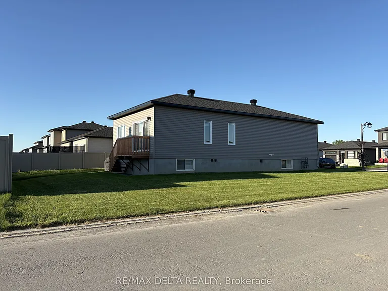 517 Chambord St #A — Photo 2