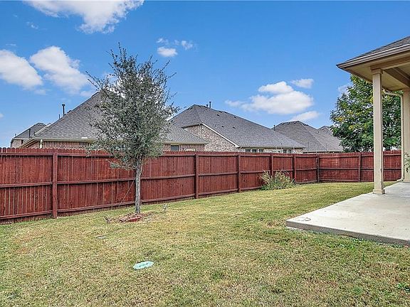 5th image of 3213 Capetown Dr