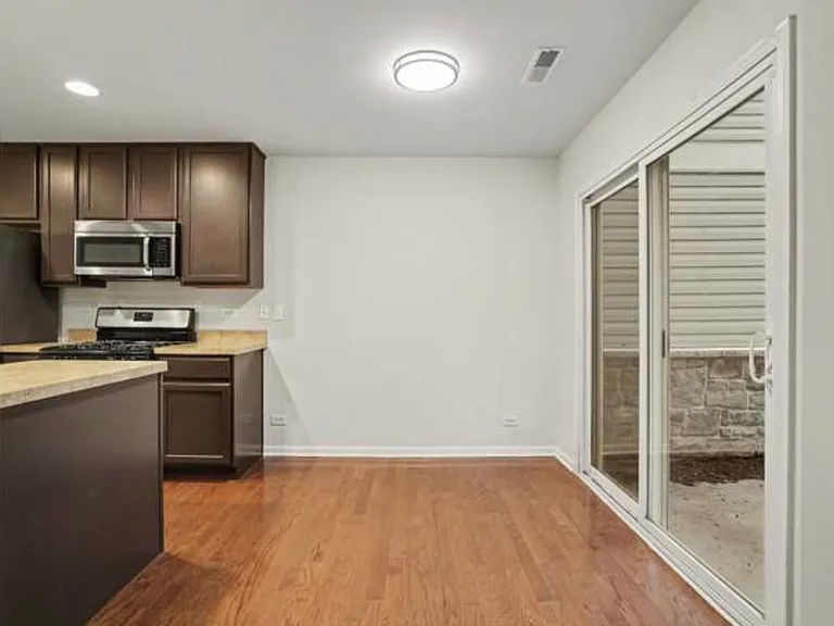 608 Hawley Dr — Photo 4