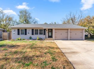 8 Gayle Ct, Valley Center, KS 67147