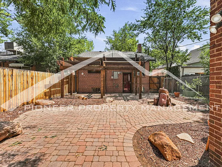 821 S Grant St — Photo 22