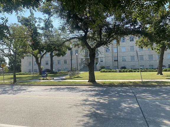 5th image of 4507 Lyons Ave