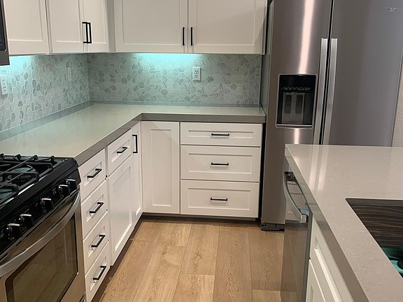 4th image of 1711 Hornblend St APT B