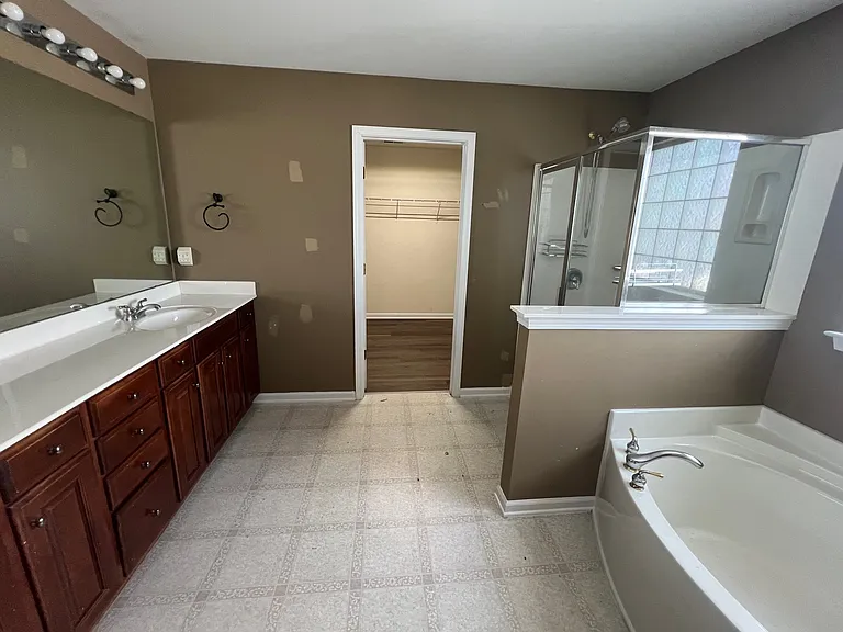 4115 Oakton Ridge Ct — Photo 12