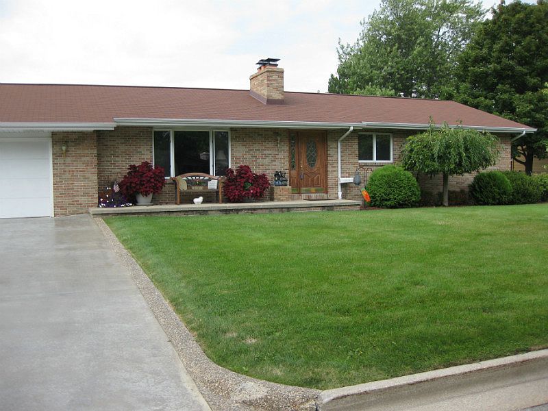 1st image of 301 Francis Ct