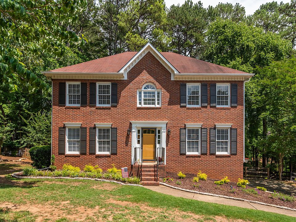 1st image of 4940 Willow Creek Dr