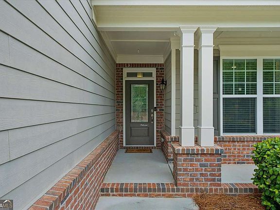3rd image of 3667 Majestic Oak Dr SW