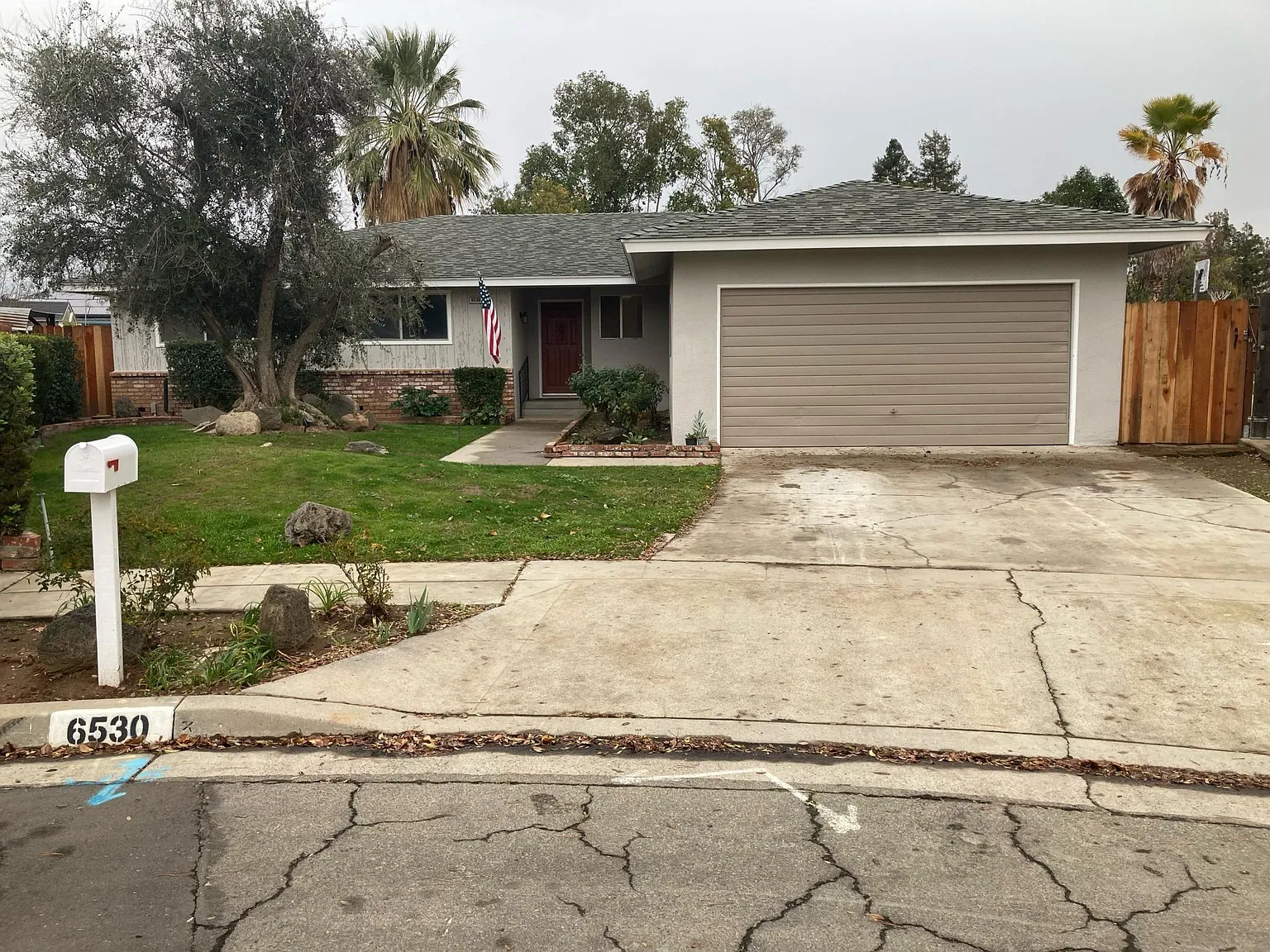 6530 N Sierra Vista Ave — Photo 1