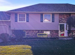 805 W Spring St, Eldridge, IA 52748