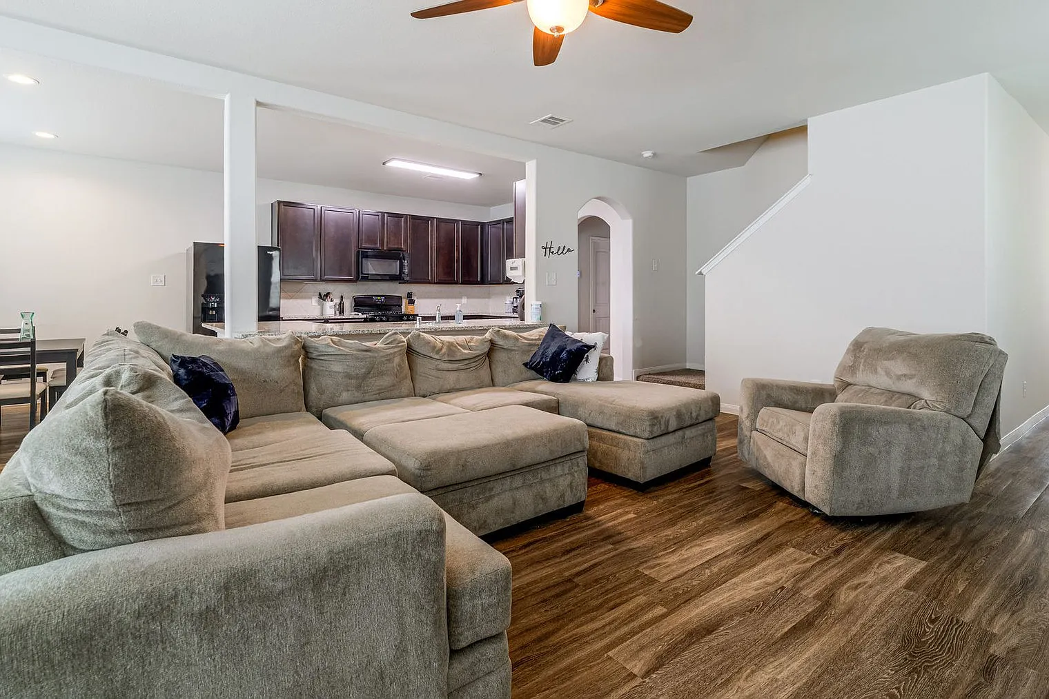 3 bed, 2.0 bath, 2357 sqft, $3,943 — Photo 3