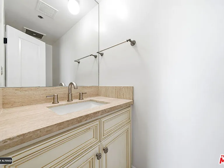 10660 Wilshire Blvd #805 — Photo 56