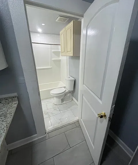 3437 Freret St — Photo 25