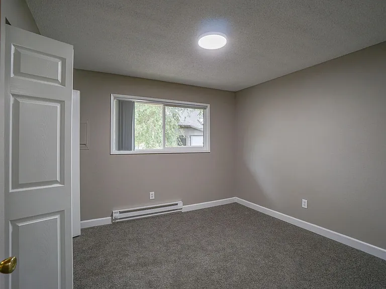 5128-5218 SW Franklin Ave — Photo 16