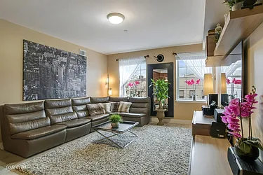 607 Onderdonk Avenue #3 image 1 of 9