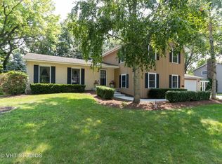 1541 Allen Ln, St Charles, IL 60174