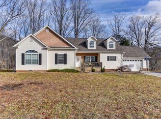 230 Pete Luther Rd, Candler, NC 28715