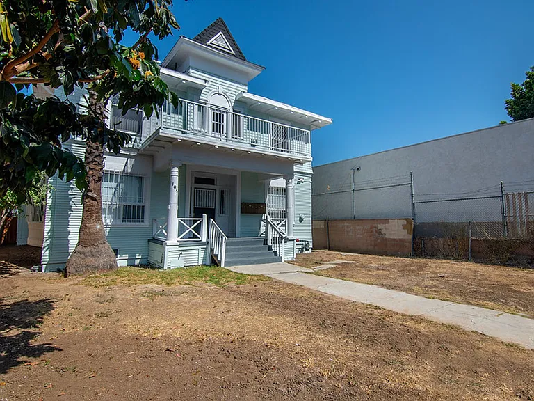1017 S Burlington Ave — Photo 14