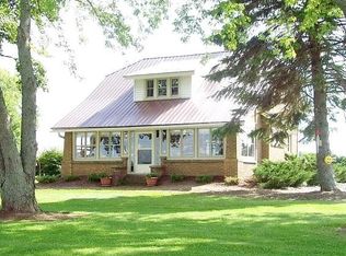 5380 Town Hall Rd, Denmark, WI 54208