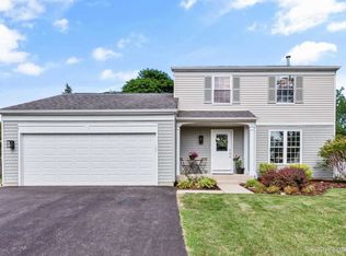 758 Edelweiss Dr, Lake Zurich, IL