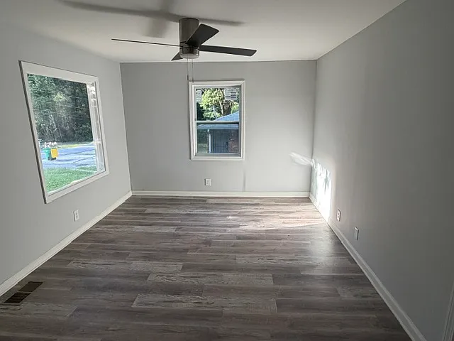 2 bed, 914 sqft, $1,400 — Photo 2