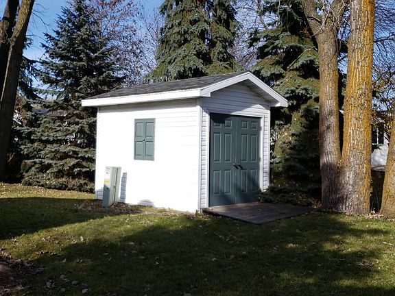 4th image of 93 Oak Park Dr