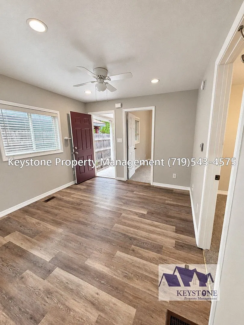 Application Fee Reimbursed! Updated 2 Bedroom Ranch Home With Central Air - $1,100/$1,650 — Photo 3
