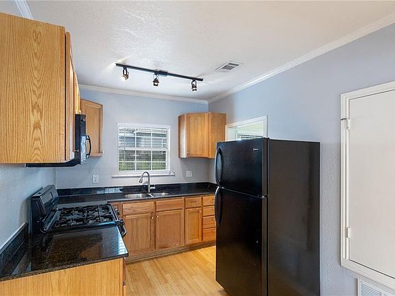 2nd image of 74 Julius St