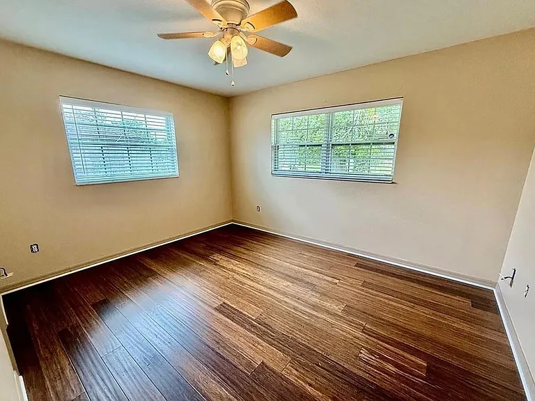 110 Texas Rd — Photo 14