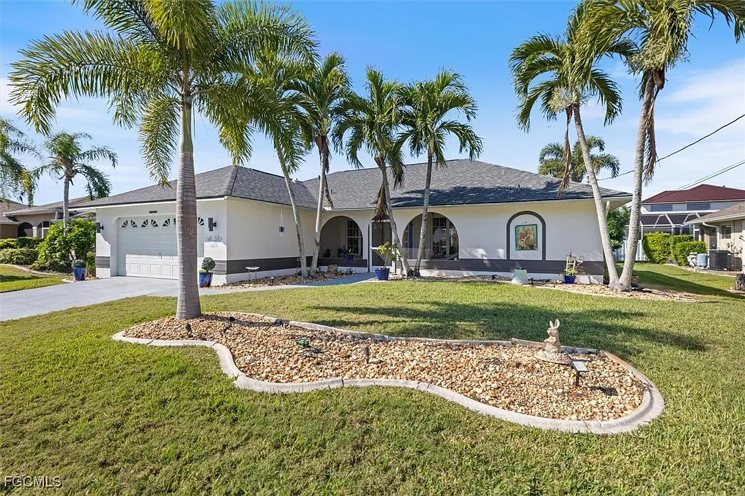 3 bed, 2.0 bath, 1235 sqft, $2,900 — Photo 1