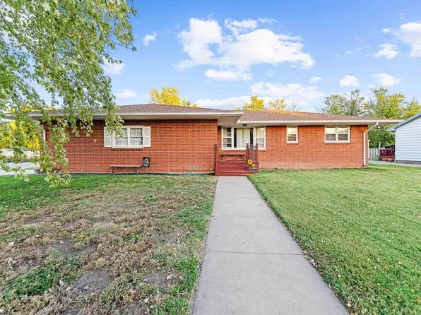 2745 Melanie Ln, Salina, KS 67401