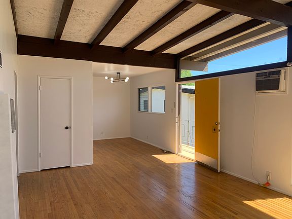 3rd image of 3213 3/4 Perlita Ave