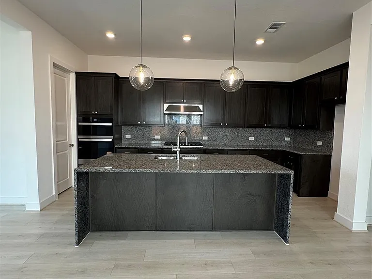 7129 Carriage Light Dr — Photo 20